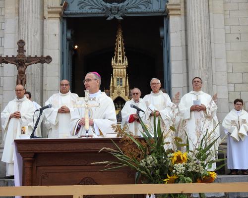 2023 08 15 Messe parvis cath  (26)
