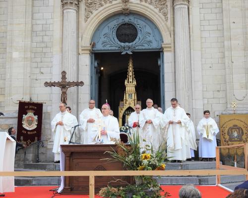 2023 08 15 Messe parvis cath  (30)