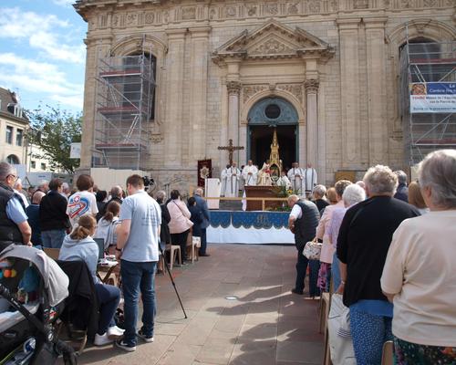 2023 08 15 Messe parvis cath  (56)