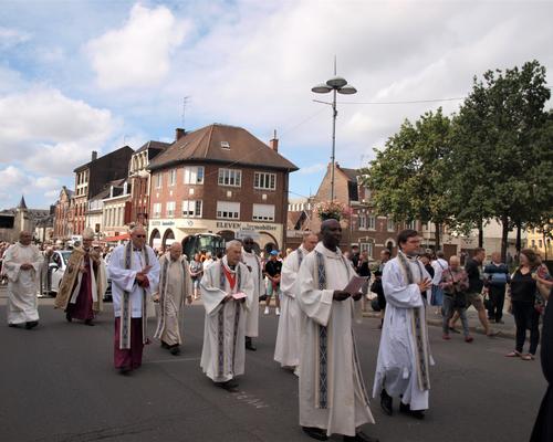 2023 08 15 Procession et veneration  (6)