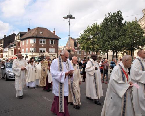 2023 08 15 Procession et veneration  (7)