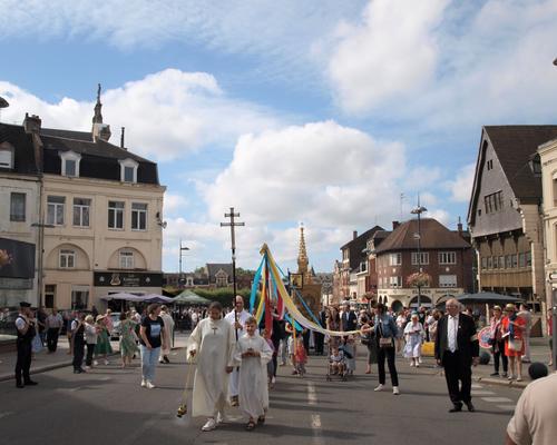 2023 08 15 Procession et veneration  (10)