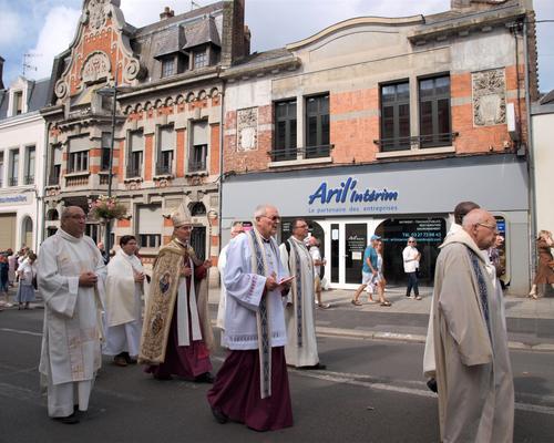 2023 08 15 Procession et veneration  (17)