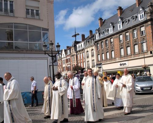 2023 08 15 Procession et veneration  (25)