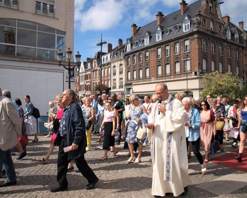 2023 08 15 Procession et veneration  (27)