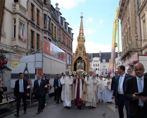 2023 08 15 Procession et veneration  (36)