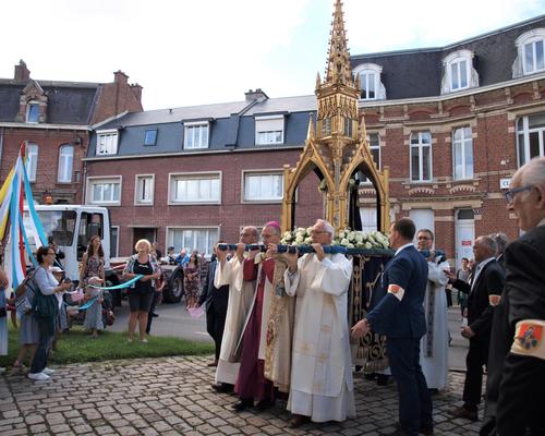 2023 08 15 Procession et veneration  (40)