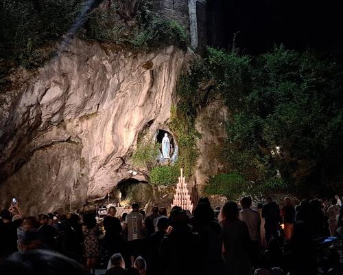 Lourdes jeunes2