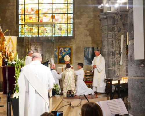 Ordination Richard Akame - Copyright : Hubert Mayo