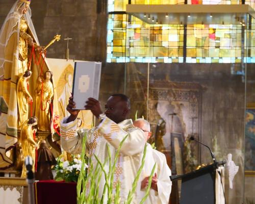 Ordination Richard Akame - Copyright : Hubert Mayo
