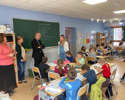 visite Mgr Dollmann école st Jo le cateau
