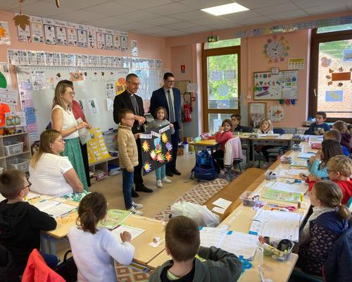 visite Mgr Dollmann école st Jo le cateau 5