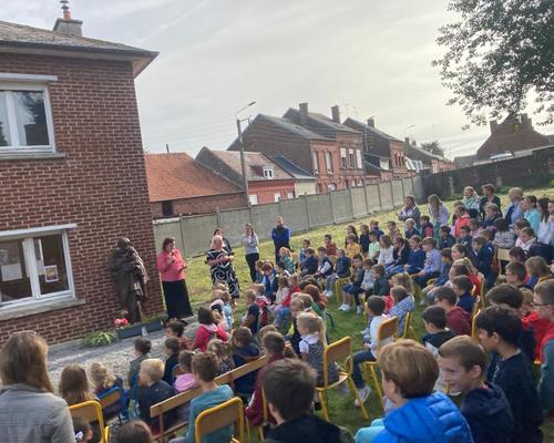 visite Mgr Dollmann école st Jo le cateau 8