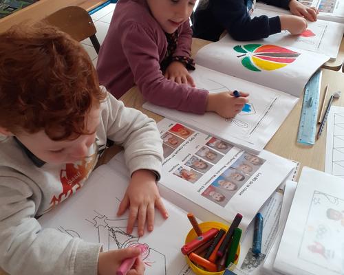 visite Mgr Dollmann école st Jo le cateau 30
