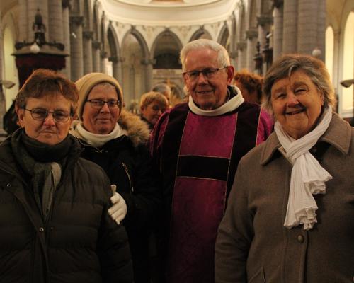 Avec un trio de sacristines méritantes!