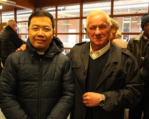Le diacre Joseph N'Guyen et le P. Robert Meignotte