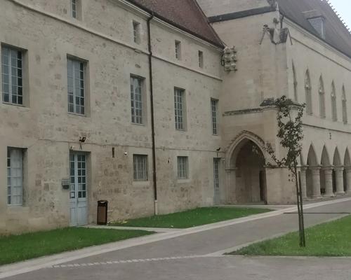 Laon 0