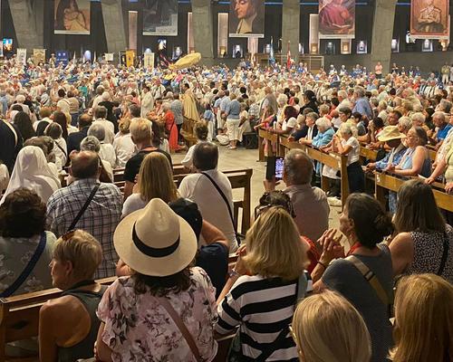 Procession eucharistique Lourdes 22 aout 2024 (5)