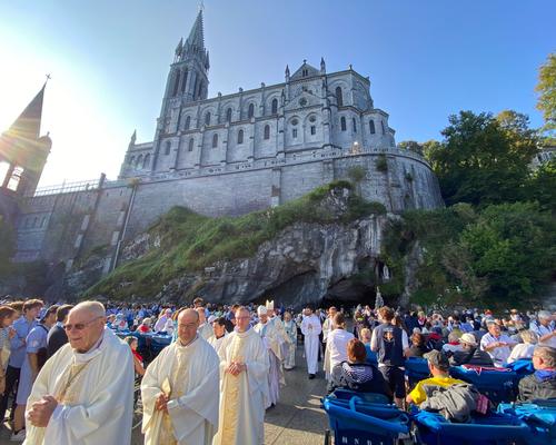 Messe grotte Lourdes 22 aout 2024 (22)