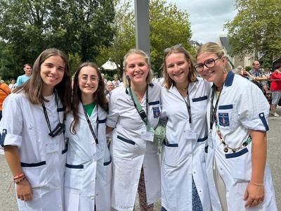 5 Jeunes Filles Marthe et Marie