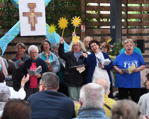 2025 05 18 Curgies : Messe de Bénédiction des Rose