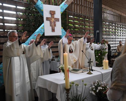 2025 05 18 Curgies : Messe de Bénédiction des Rose