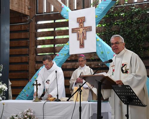 2025 05 18 Curgies : Messe de Bénédiction des Rose