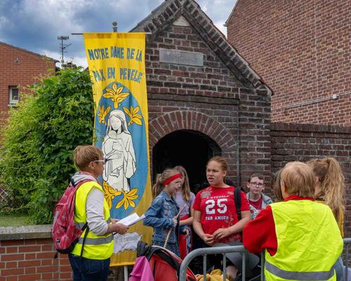 20250521_KT en marche vers Eglise St Gery_Yves Cha