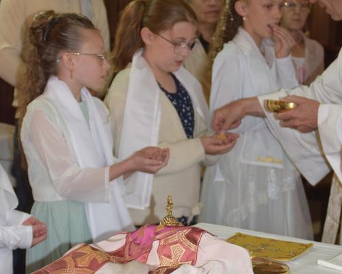 2025-06-01 premières eucharisties à Landrecies 42