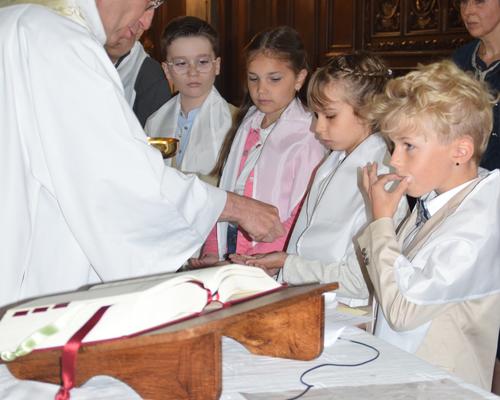2025-06-01 premières eucharisties à Landrecies 46