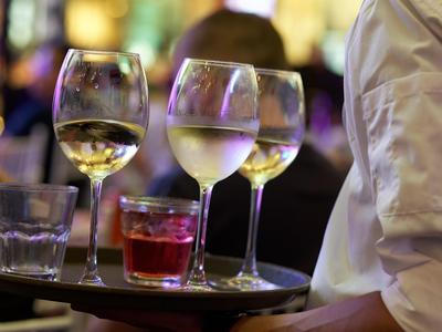 drink-2639456_1280 Chin Onn Ong de Pixabay