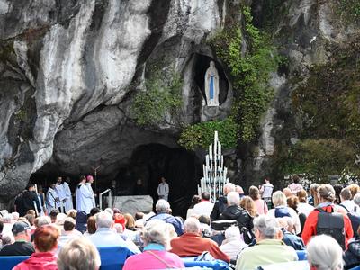 2025.08.21-Lourdes-Chapelet