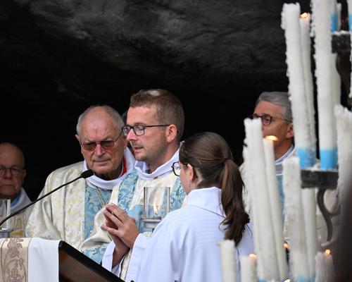 202.08.22-lourdes-messeGrotte 2