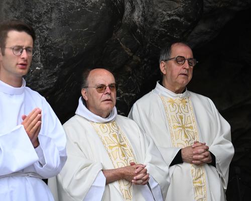 202.08.22-lourdes-messeGrotte 7
