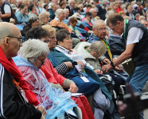 202.08.22-lourdes-messeGrotte 19