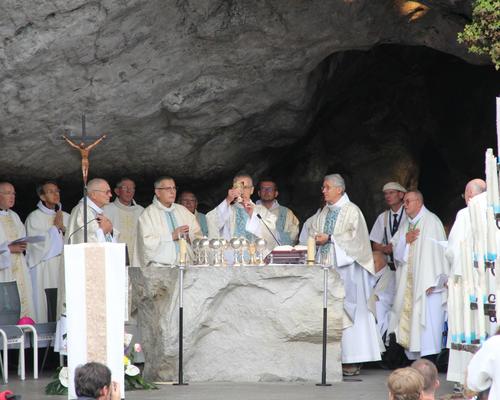202.08.22-lourdes-messeGrotte 22