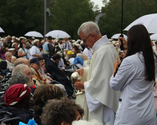 202.08.22-lourdes-messeGrotte 25