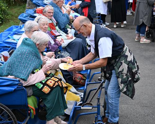 2025.08.22-lourdes-potAmitie