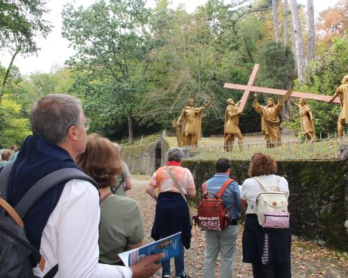 2025.08.22-Lourdes-cheminCroixMontagne