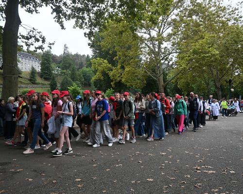 2025.08.22-Lourdes-processionEucharistique 2