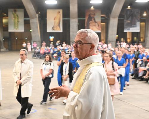 2025.08.22-Lourdes-processionEucharistique 6