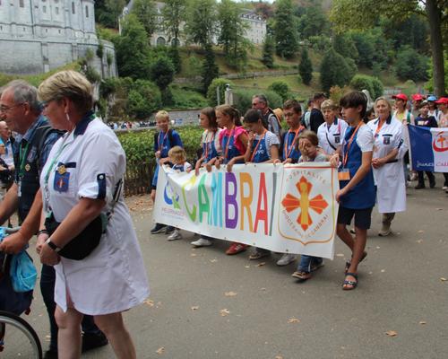 2025.08.22-Lourdes-processionEucharistique 13