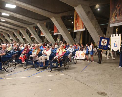 2025.08.22-Lourdes-processionEucharistique 24