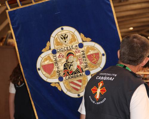 2025.08.22-Lourdes-processionEucharistique 27