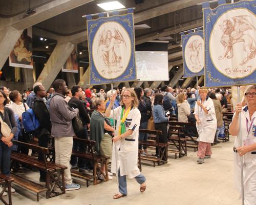 2025.08.22-Lourdes-processionEucharistique 28