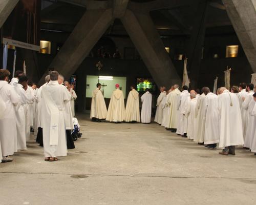 2025.08.22-Lourdes-processionEucharistique 30