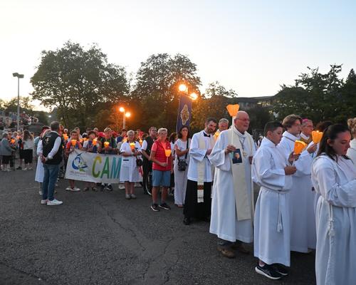 2025.08.23-Lourdes-ProcessionFlambeaux 4