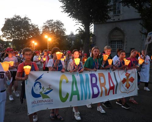 2025.08.23-Lourdes-ProcessionFlambeaux 5