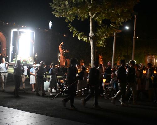 2025.08.23-Lourdes-ProcessionFlambeaux 20