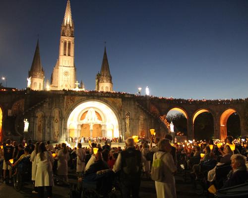 2025.08.23-Lourdes-ProcessionFlambeaux 24